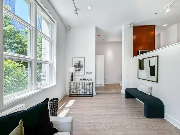 421 E North Water ST, Chicago, IL 60611