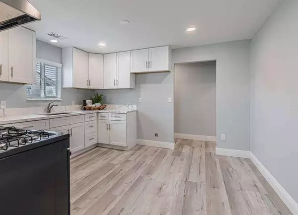 15271 W G Street, Kerman, CA 93630