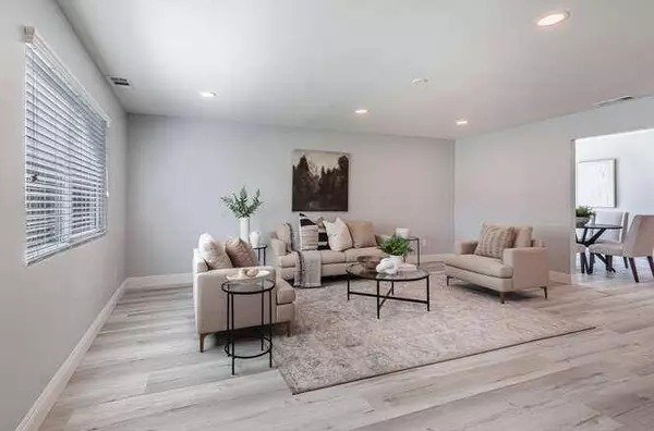 15271 W G Street, Kerman, CA 93630