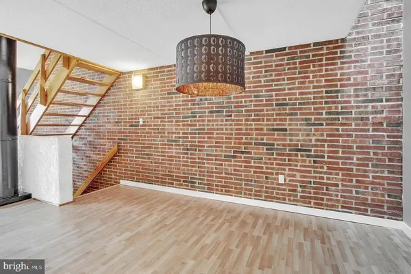 1071 LANCASTER BLVD #11, Mechanicsburg, PA 17055