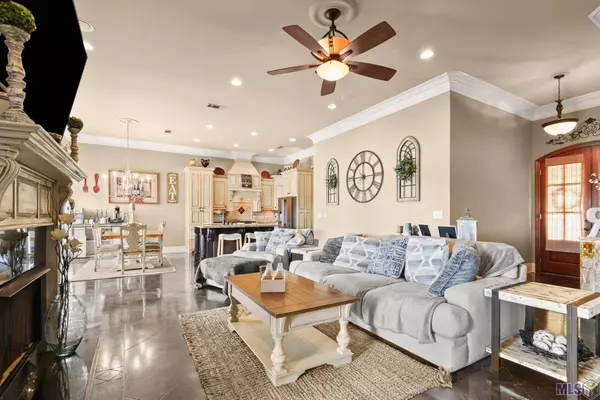 13461 WILLIAMSBURG DR, Walker, LA 70785