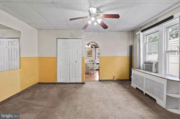 2822 W 10TH ST, Chester, PA 19013