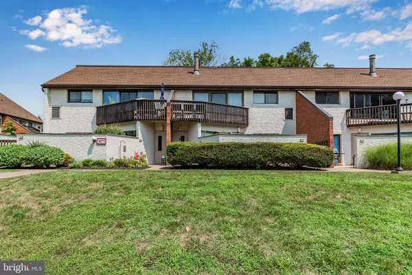 1071 LANCASTER BLVD #11, Mechanicsburg, PA 17055