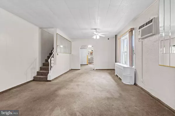 2822 W 10TH ST, Chester, PA 19013