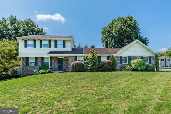 1620 AIRPORT DR, Mechanicsburg, PA 17050