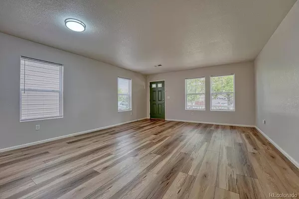 1823 Morningview LN, Castle Rock, CO 80109