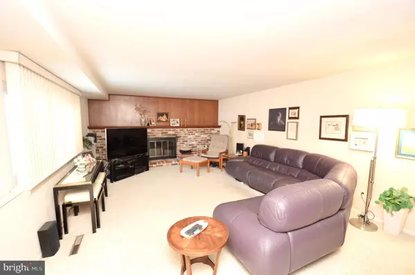 1 RAMSGATE RD, Cherry Hill, NJ 08003