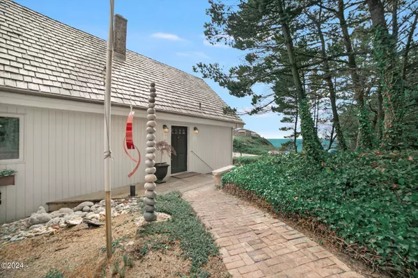 5600 El Mar AVE, Lincoln City, OR 97367