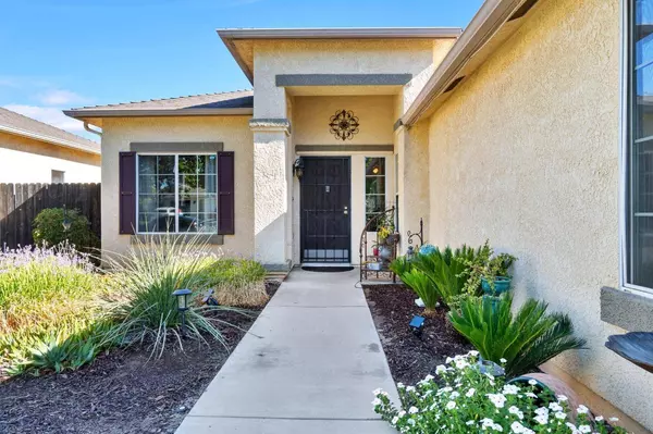 5586 W Lamona Avenue, Fresno, CA 93722