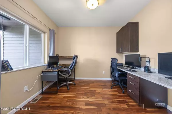 955 W Moose Park DR, Wasilla, AK 99623