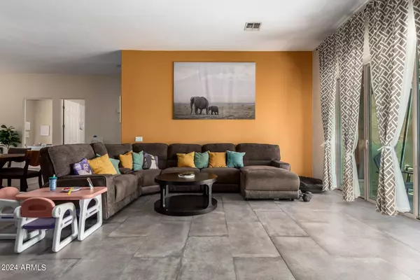 3948 W Salter Drive, Glendale, AZ 85308