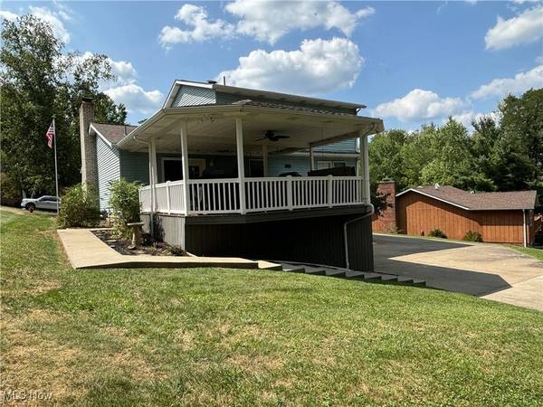 112 Beckett CT, St. Clairsville, OH 43950