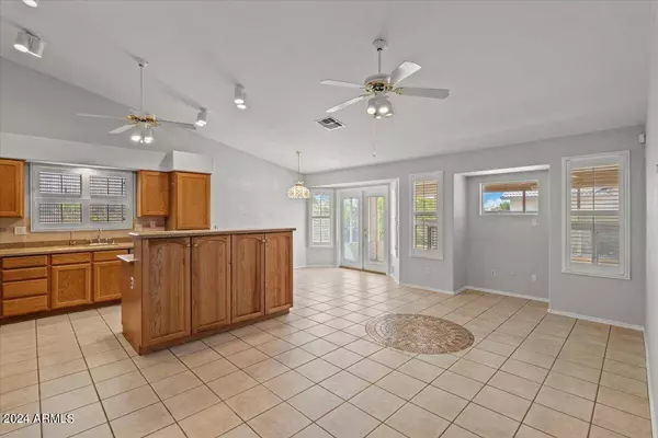 10890 W ORAIBI Drive, Sun City, AZ 85373