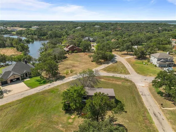 500 Saddle Trail, Oak Point, TX 75068
