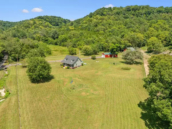 6 Rose Ln, Elmwood, TN 38560