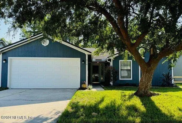 914 ARIES RD W, Jacksonville, FL 32216