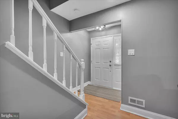 166 STRATTON LN, Mount Laurel, NJ 08054