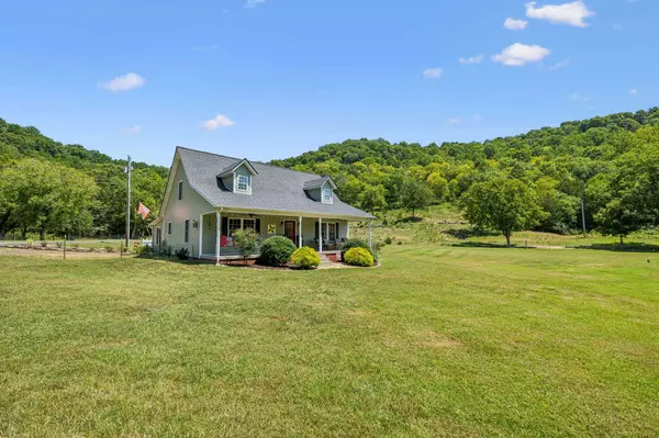 6 Rose Ln, Elmwood, TN 38560