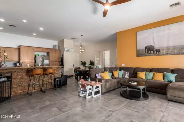 3948 W Salter Drive, Glendale, AZ 85308