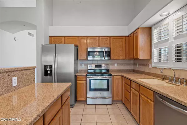 10890 W ORAIBI Drive, Sun City, AZ 85373