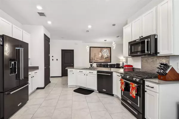 34004 SKY BLOSSOM CIR, Leesburg, FL 34788