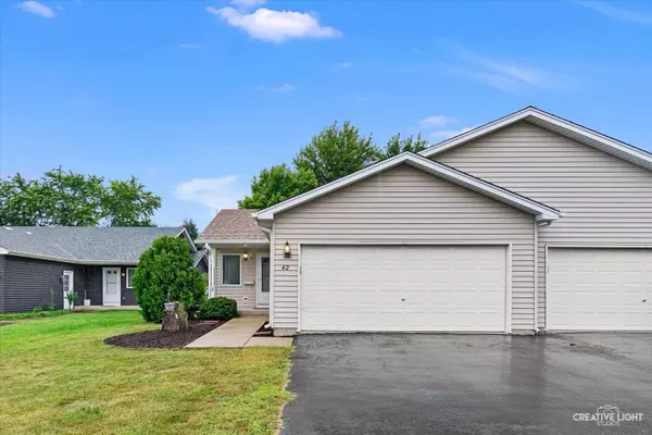 42 Silver TRL, North Aurora, IL 60542