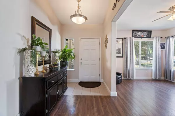 5586 W Lamona Avenue, Fresno, CA 93722