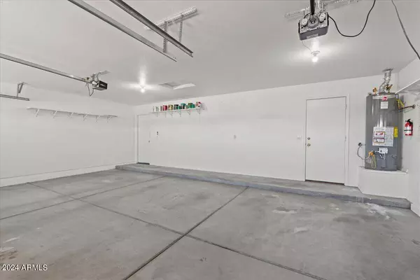 10890 W ORAIBI Drive, Sun City, AZ 85373