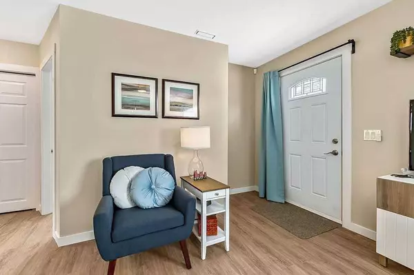 77 2 ST SE, High River, AB T1V 1G6