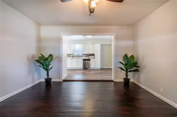 1207 Haisley AVE, Odem, TX 78370