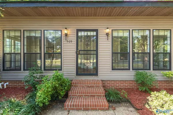 509 Prospect Drive SE, Decatur, AL 35601
