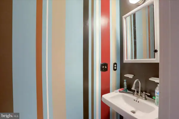 10 S WALNUT ST, Mechanicsburg, PA 17055