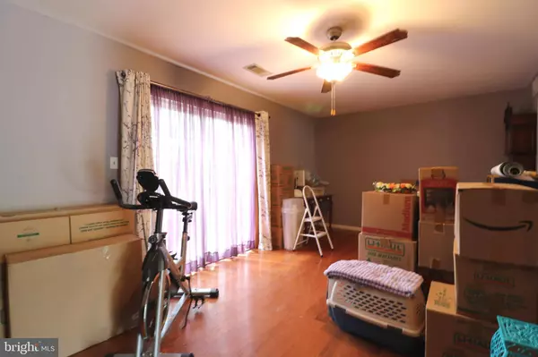 1031-C MARGATE CT, Sterling, VA 20164