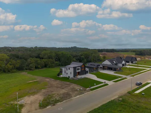 1614 Shannon Oaks BLVD NE, Rochester, MN 55906