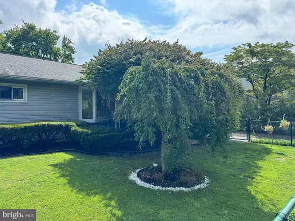 16 OAK LANDING RD, Lumberton, NJ 08048