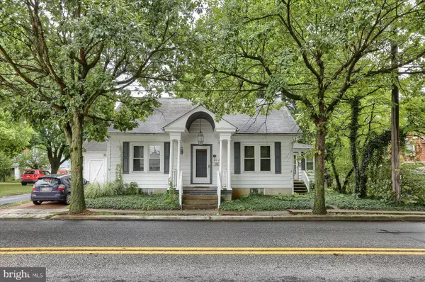 10 S WALNUT ST, Mechanicsburg, PA 17055