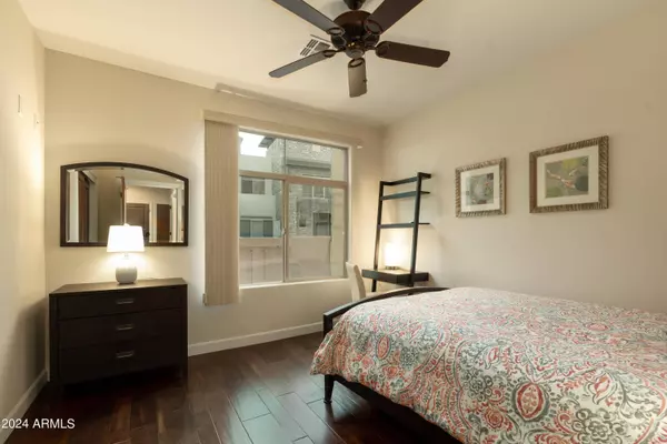 4909 N WOODMERE FAIRWAY -- #1012, Scottsdale, AZ 85251