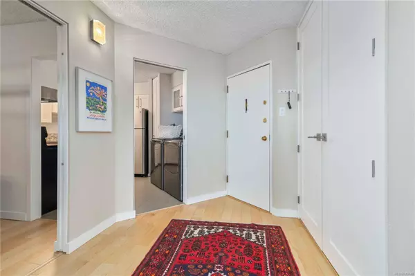 1148 Goodwin St #404, Oak Bay, BC V8S 5H2