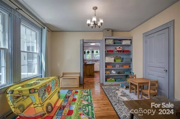 710 N Main AVE, Newton, NC 28658