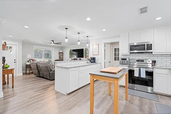 101 N Prairie Street, Pilot Point, TX 76258