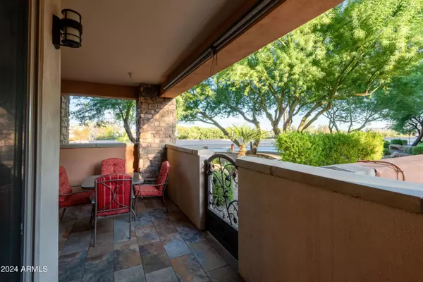 4909 N WOODMERE FAIRWAY -- #1012, Scottsdale, AZ 85251