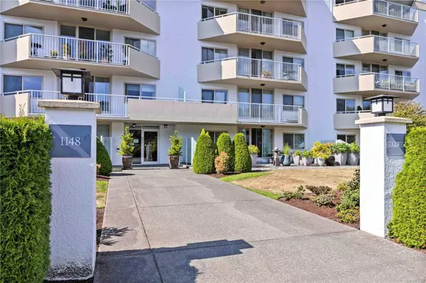 1148 Goodwin St #404, Oak Bay, BC V8S 5H2