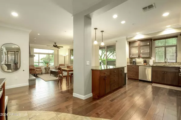 4909 N WOODMERE FAIRWAY -- #1012, Scottsdale, AZ 85251