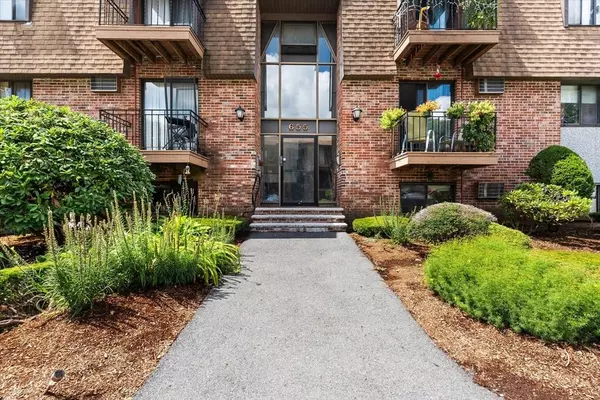 655 W Lowell Ave #17, Haverhill, MA 01832