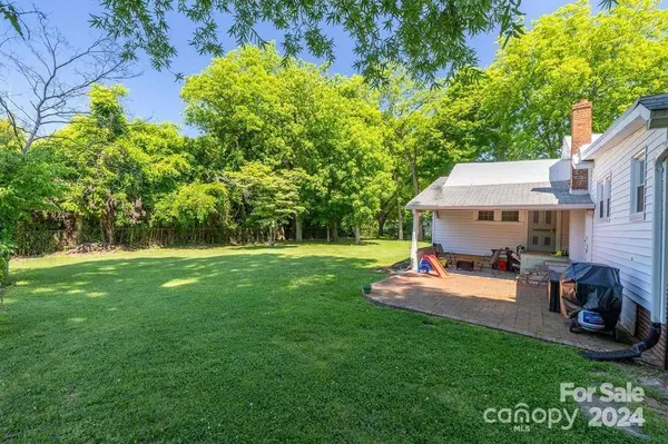 710 N Main AVE, Newton, NC 28658