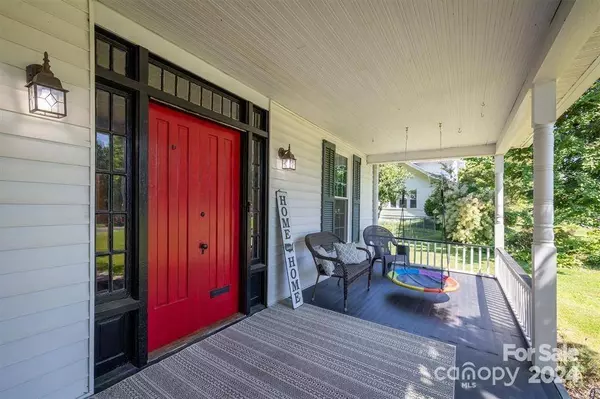 710 N Main AVE, Newton, NC 28658