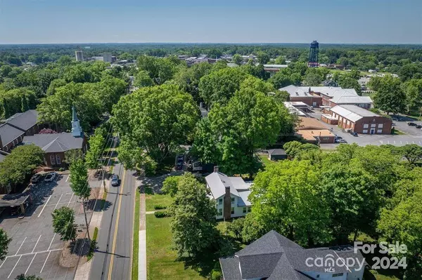 710 N Main AVE, Newton, NC 28658