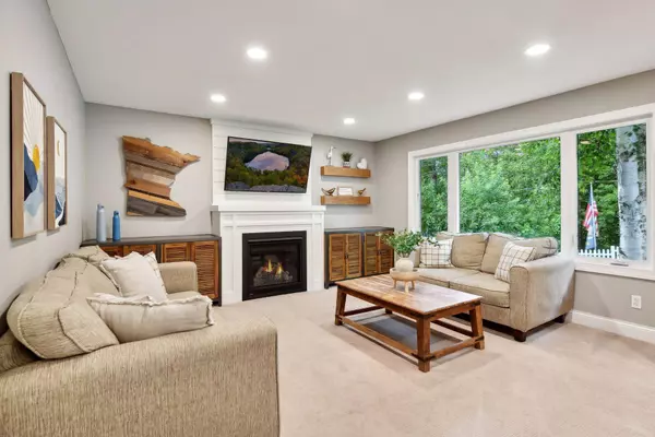 4908 Heritage Hills DR, Bloomington, MN 55437