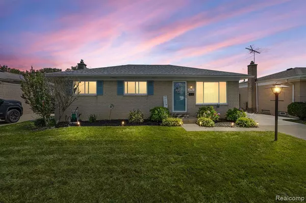 27742 BELANGER Street, Roseville, MI 48066