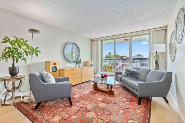 1148 Goodwin St #404, Oak Bay, BC V8S 5H2